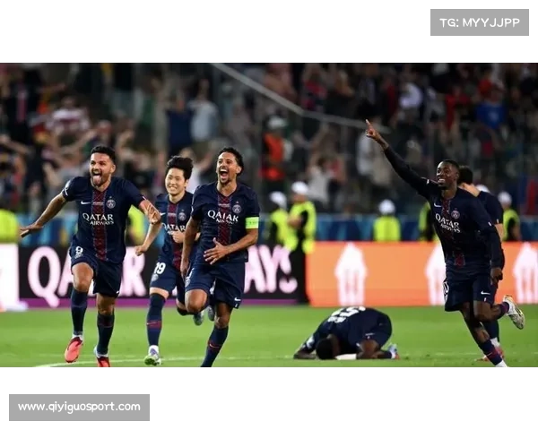 大巴黎点球大战舍瓦利耶两连扑，队友拥抱庆祝卫冕成功