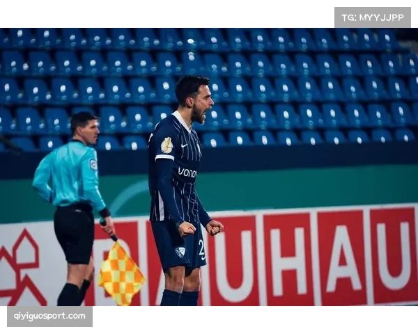 逆境中的三分：记录波鸿在少打一人情况下顽强逼平科隆的90分钟